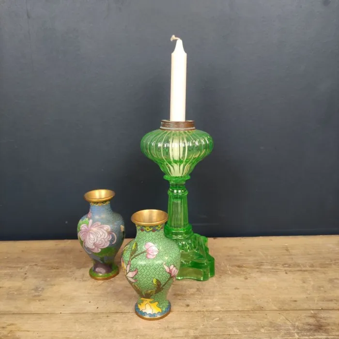 Ancienne lampe à pétrole pour bougeoir en ouraline vert - Le palais des bricoles